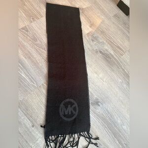 Michael Kors Gray Charcoal Wool
Winter Scarf MK Logo Unisex-Reversible Warm
